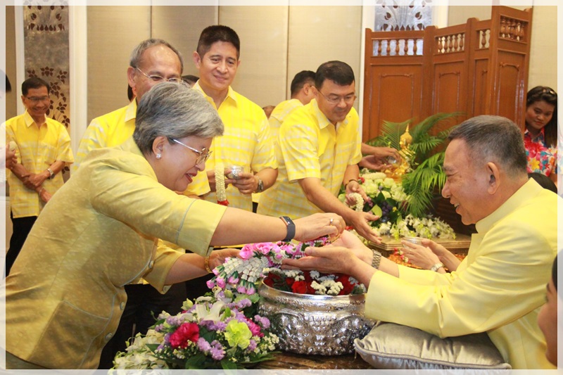 ﻿กรมบังคับคดีร่วมพิธีสรงน้ำพระพุทธยุติธรรมโลกนาถ และรดน้ำขอพรรองนายกรัฐมนตรีและรัฐมนตรีว่าการกระทรวงยุติธรรม เนื่องในประเพณีวันสงกรานต์ ประจำปี 2562